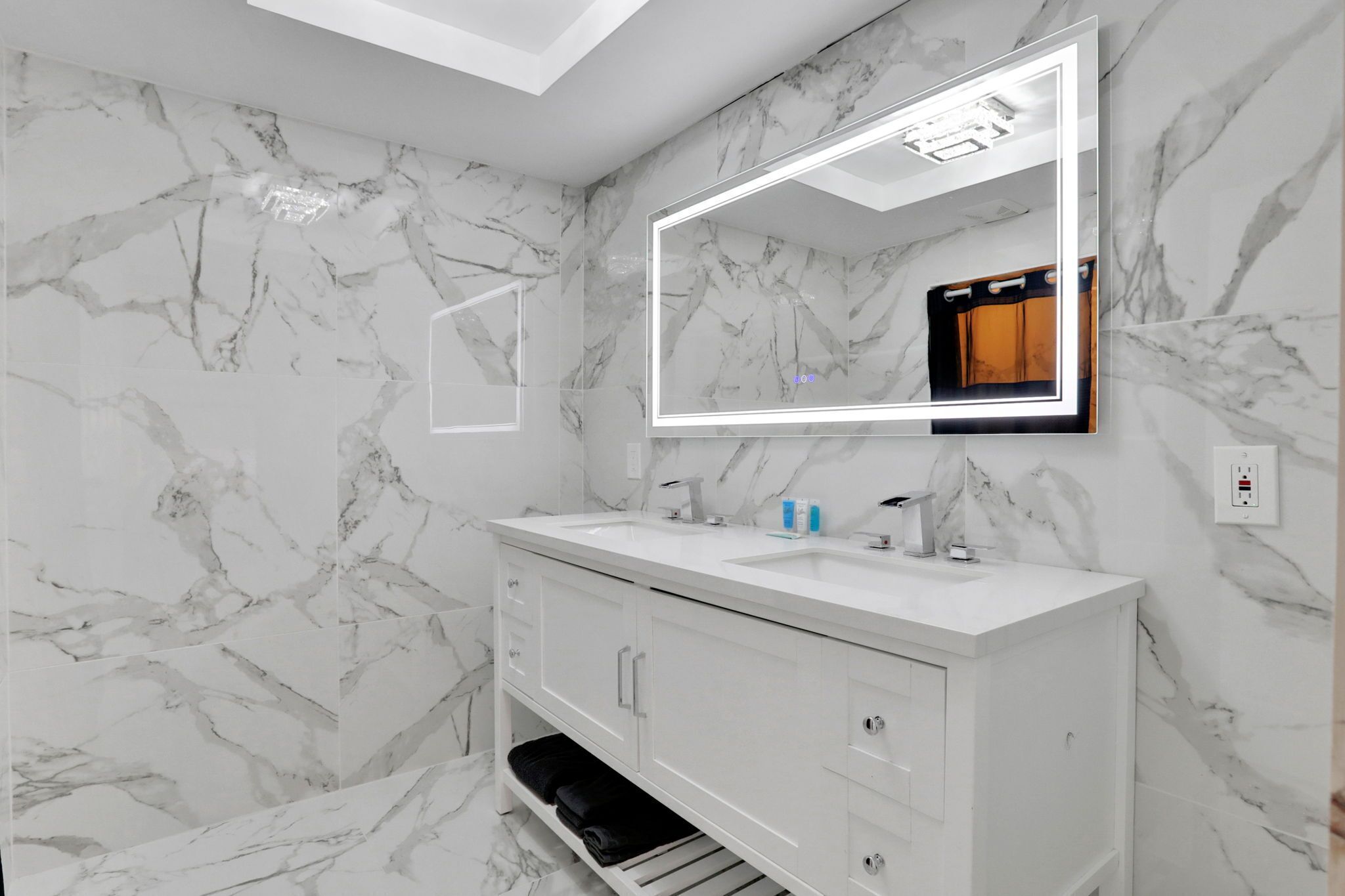 Quadruple Room, 2 Queen Beds | Bathroom | Shower, hair dryer, soap, shampoo