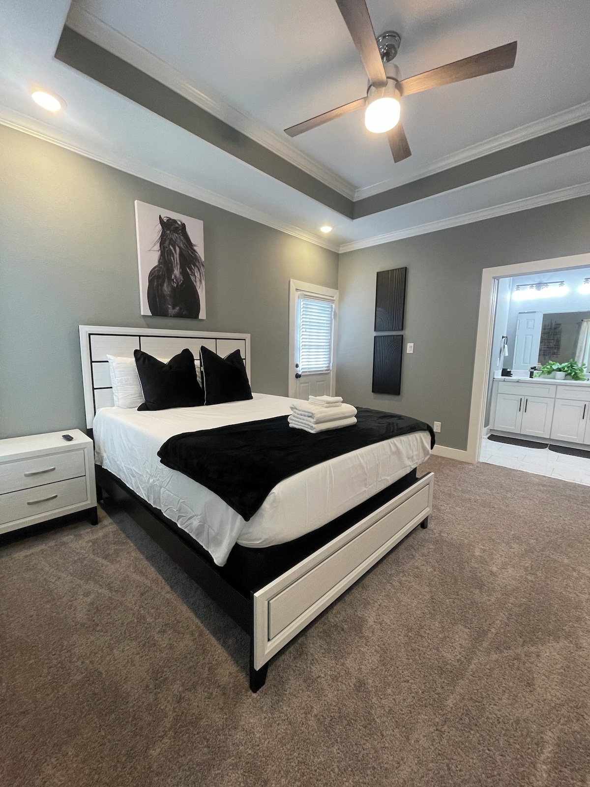 Photo 23 of Charming 3-bedroom house in marvelous Houston with AC, WiFi