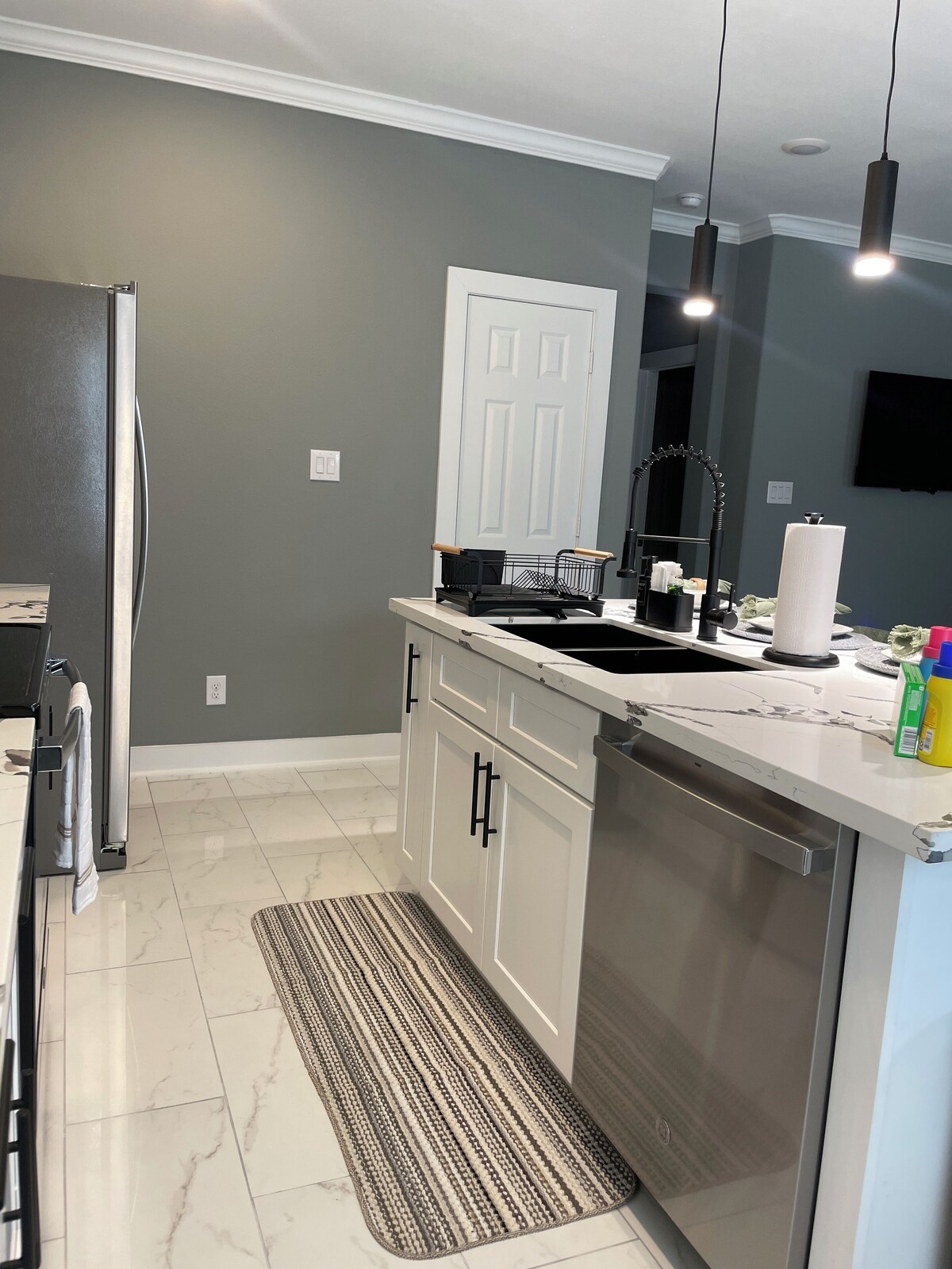 Photo 5 of Charming 3-bedroom house in marvelous Houston with AC, WiFi