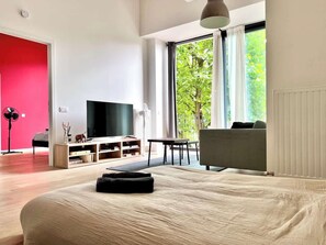 1 habitación, tabla de planchar con plancha, wifi y ropa de cama