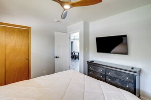 3 chambres, fer et planche à repasser, Wi-Fi, draps fournis