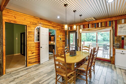 Glamping Cabin on Private Pond & Deck