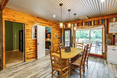 Glamping Cabin on Private Pond & Deck
