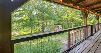 Pond & Fire Pit: Charming Log Cabin near Blue Rock