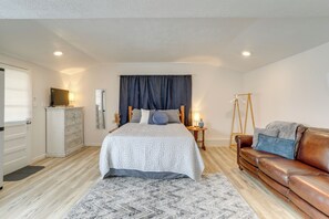 Iron/ironing board, internet, bed sheets
