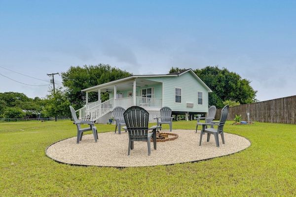 Seadrift Vacation Rental | 2BR | 1BA | 991 Sq Ft | Stairs Required