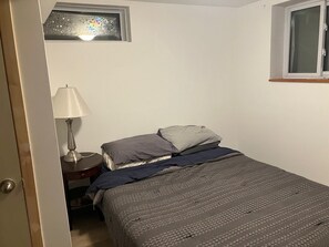 WiFi, bed sheets