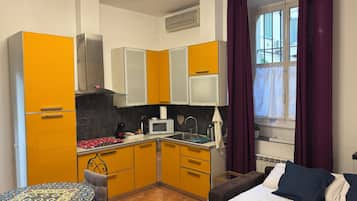 1 camera, Wi-Fi, lenzuola