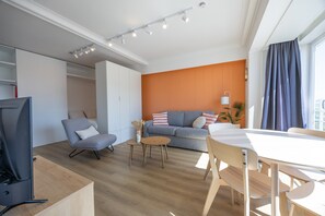 Apartment | Dining