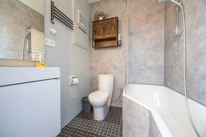 Apartment | Bathroom