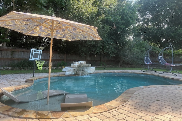 Pool space & umbrella