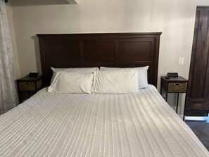 3 bedrooms, desk, free WiFi, bed sheets