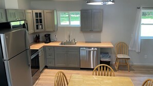 Coffee/tea maker, fridge, microwave, oven - BrightWater Lake Front Cabin (Minocqua)