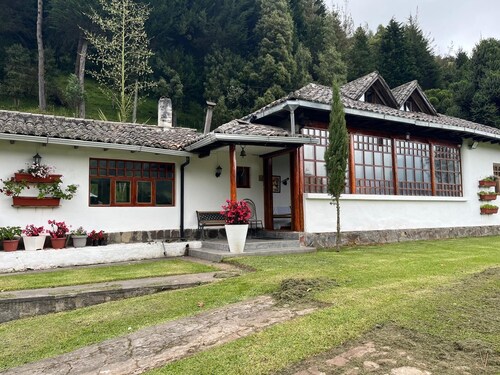 Charming Hacienda House with private forest in the heart of Nono