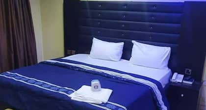 Valley Point Hotel and Suites