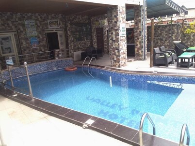 Valley Point Hotel and Suites