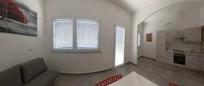 Room, 1 Bedroom, Accessible | Living room