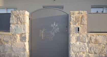 Charming Sant'antioco Yellow Apartment w