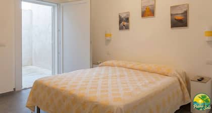 Room-private Yellow Apartment at Palma d