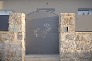 Room, 1 Bedroom | Exterior detail