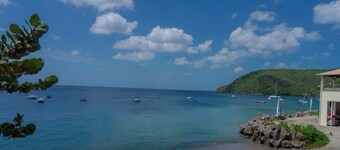 Villa Axyane, a seaview cocoon