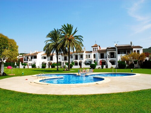 Holiday Home for 5 People With Garden