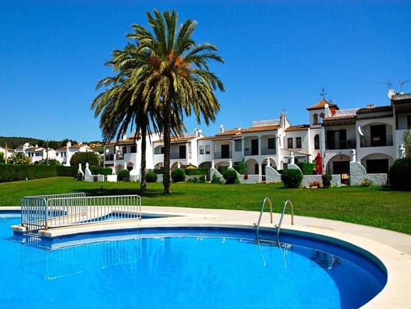 House | Pool | Outdoor pool