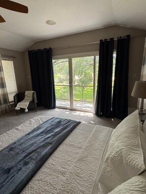 3 bedrooms, desk, iron/ironing board, WiFi