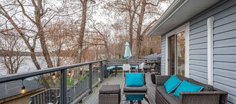 The Tranquil lake-house at Fletchers Lake