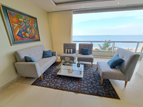 Beachfront apartment just minutes from Salinas – the perfect getaway by the sea.