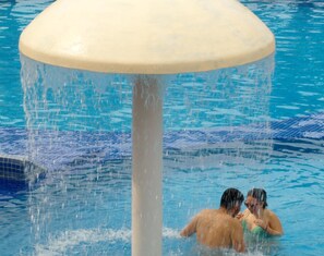 حمام سباحة