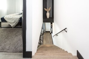 Interior - Los Angeles Oasis | Jacuzzi | Parking |Fireplace! (Los Angeles)