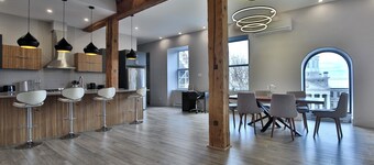 Sublime 3BR/3BA condo with Parking in the Heart of Old Montreal
