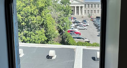 Sublime 3BR/3BA condo with Parking in the Heart of Old Montreal