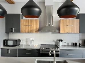 Micro-ondes, four, plaque de cuisson, lave-vaisselle