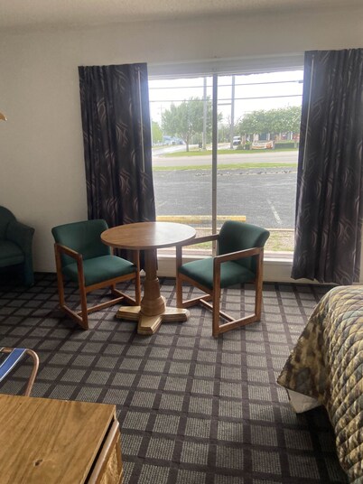 Sundown Inn