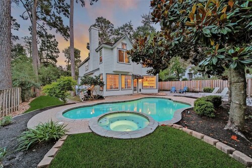 Pool & Spa – The Woodlands Gem