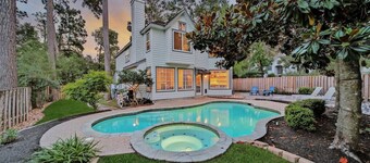 Pool & Spa – The Woodlands Gem