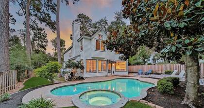 Pool & Spa – The Woodlands Gem