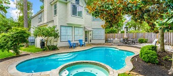 Pool & Spa – The Woodlands Gem
