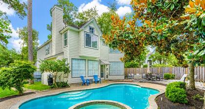 Pool & Spa – The Woodlands Gem