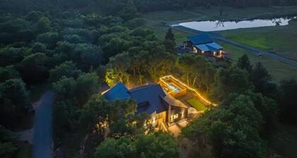 Blissful Pines Pool & Play Resort -Sleeps 22