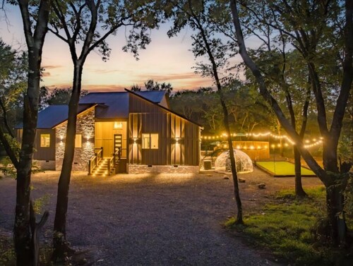 Blissful Pines Pool & Play Resort -Sleeps 22