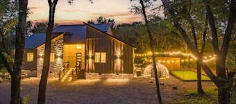 Blissful Pines Pool & Play Resort -Sleeps 22