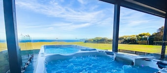 Alonda - Ocean Views - Linen Included