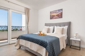 4 bedrooms, free WiFi, bed sheets, wheelchair access