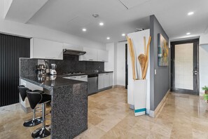 Full-size fridge, microwave, stovetop, espresso maker - Deck12 Casino and Resort by Monyxbnb (Puerto Vallarta)