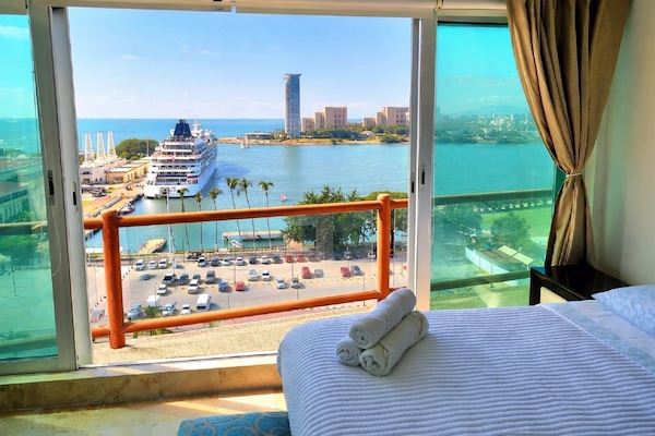 Gallery Apartment | Egyptian cotton sheets, premium bedding, pillowtop beds