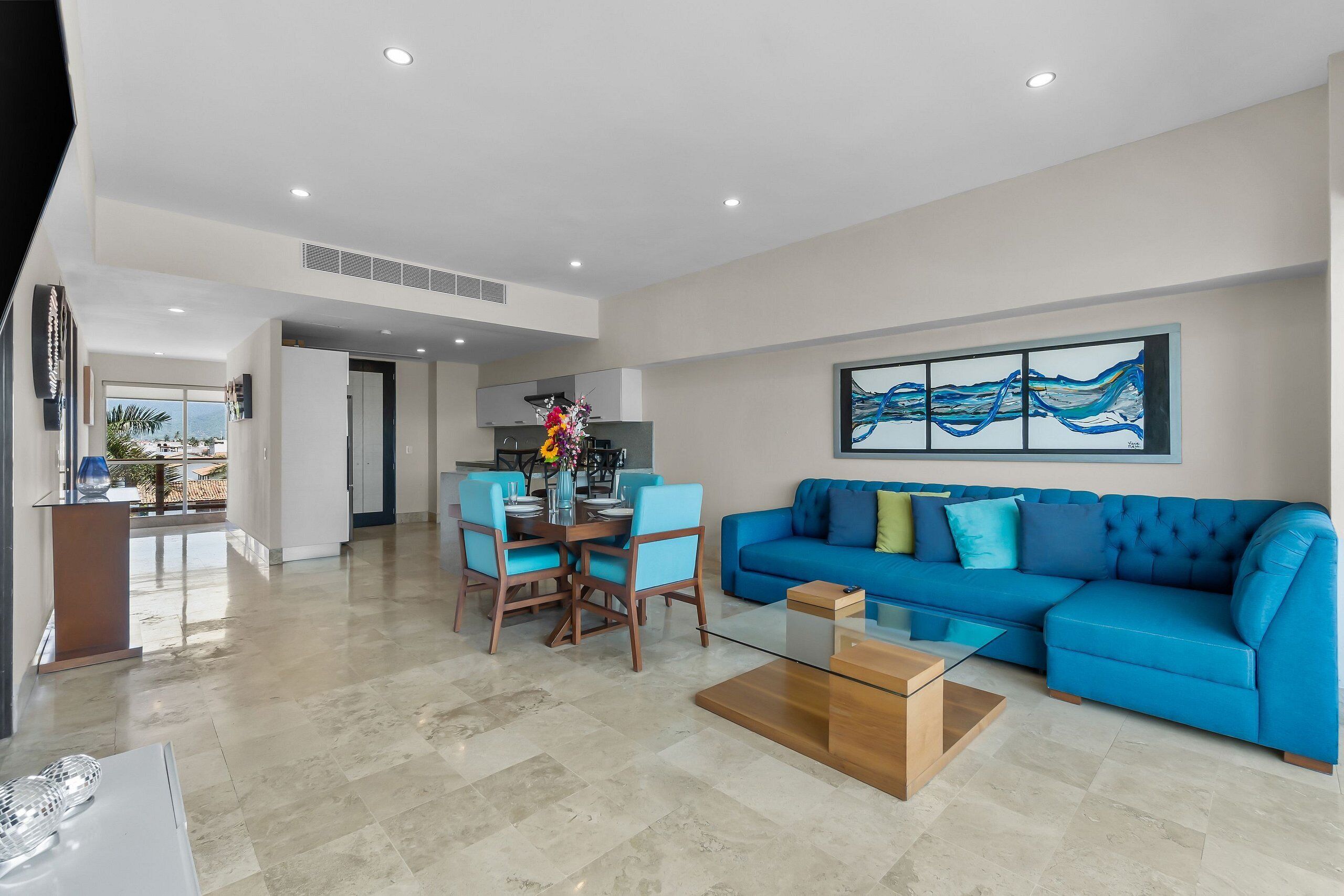 Smart TV 65-inch có truyền hình cáp, văn phòng 