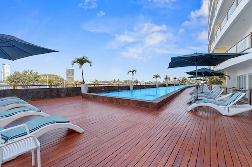 Deck12 Casino and Resort by Monyxbnb